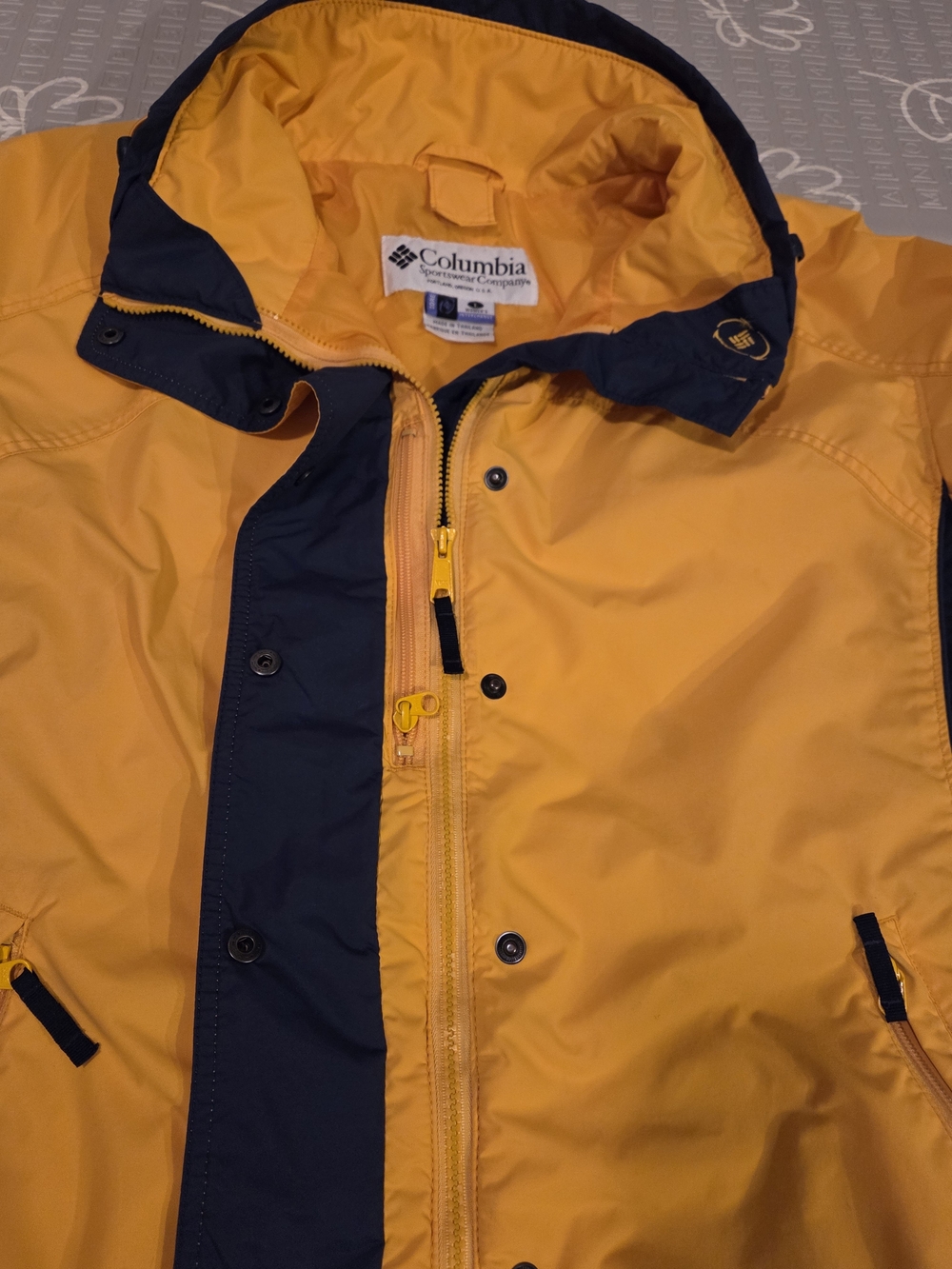Columbia Womens Core Interchange Yellow and Navy Ski Jacket - Picture 7 of 11